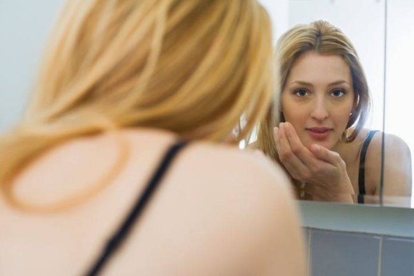 Les bienfaits de l'hydratation sur la peau et les cheveux